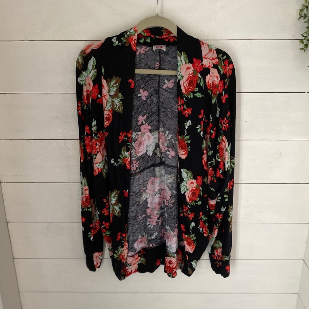 Beautiful cozy floral light cardigan